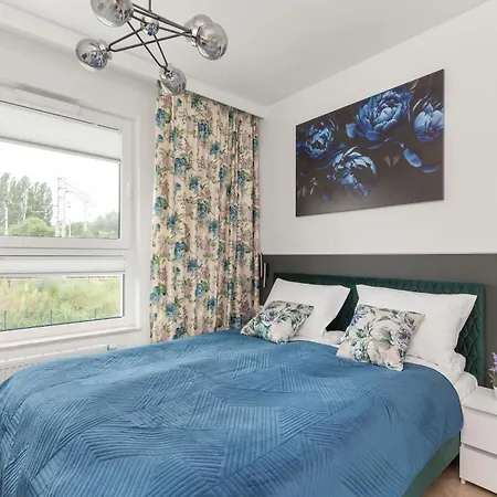 Latarnikow Estate With Balcony & Parking By Renters * Gdansk