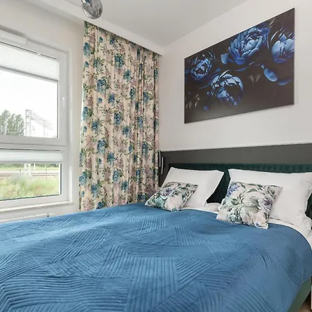 Apartment Latarnikow Estate With Balcony & Parking By Renters *