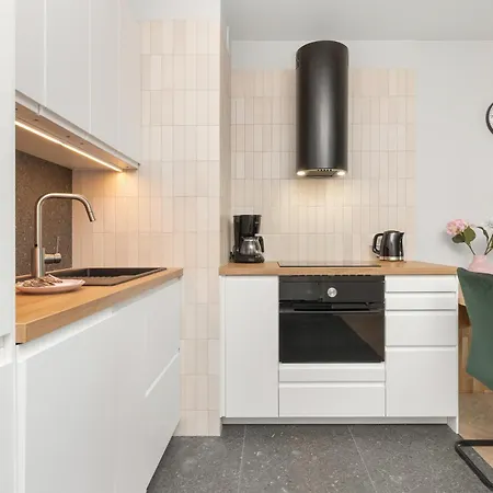 Apartment Latarnikow Estate With Balcony & Parking By Renters *
