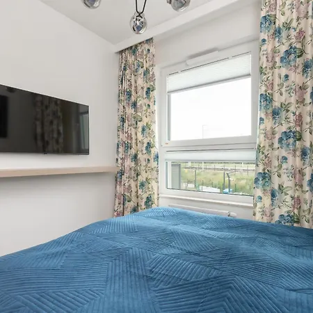 Latarnikow Estate With Balcony & Parking By Renters * Gdansk